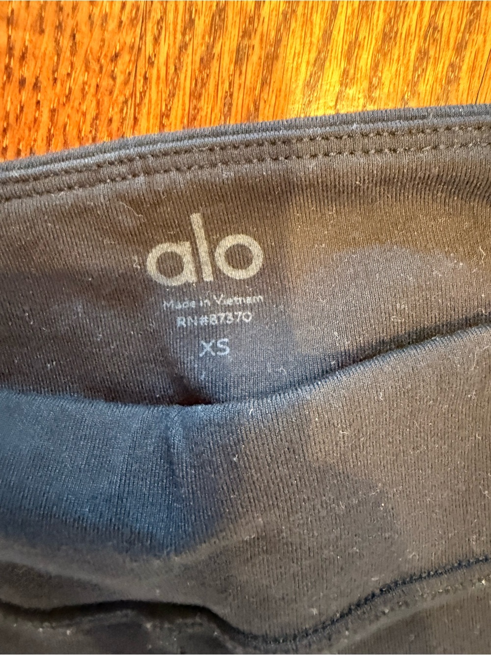 Alo Yoga Airbrush High-Waist Flutter Legging, XS - Picture 4 of 6
